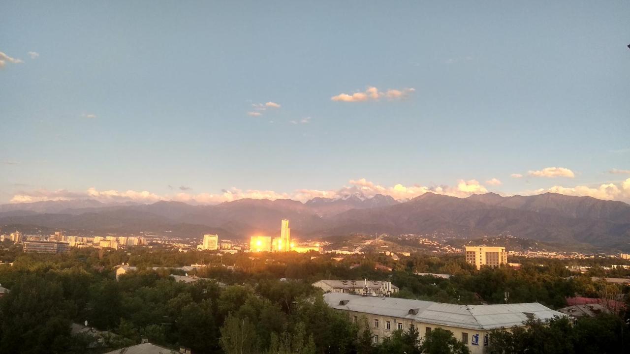 אלמטי "Картина Горных Вершин" Квартира- "Mountain View" Apartment מראה חיצוני תמונה